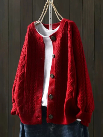 Lene – Kabelstrikket Cardigan med Knapper