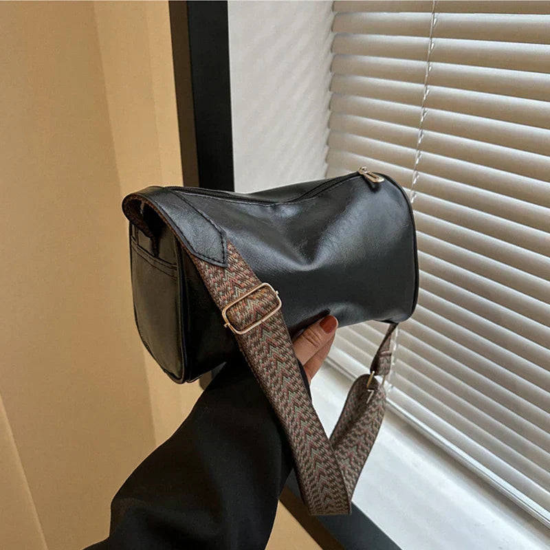 Bergfrid | Stilren skulderveske med moderne stropp